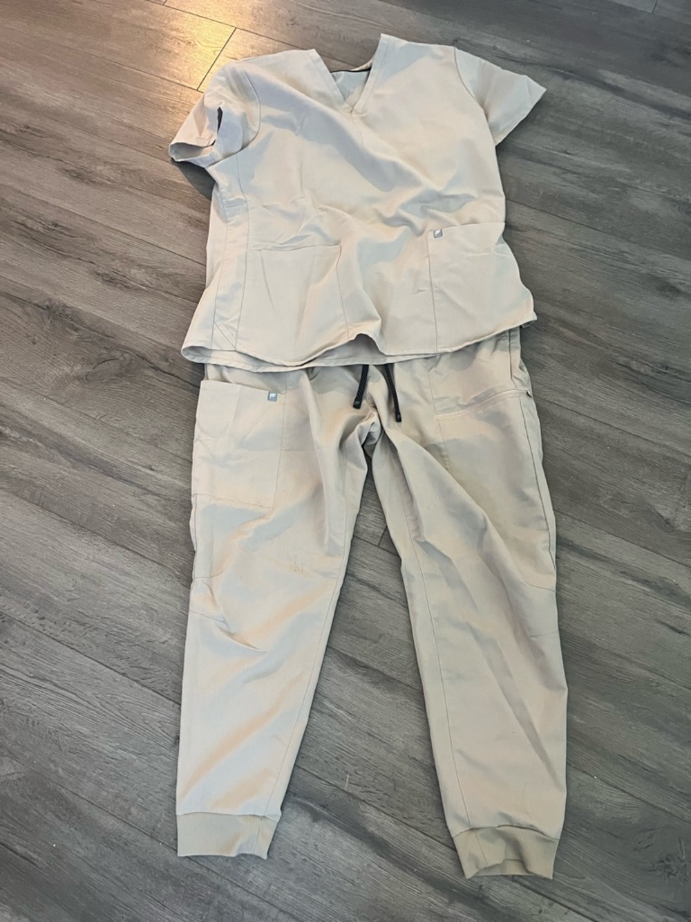 Fabletics Cream Women's Scrub Top and Jogger Set